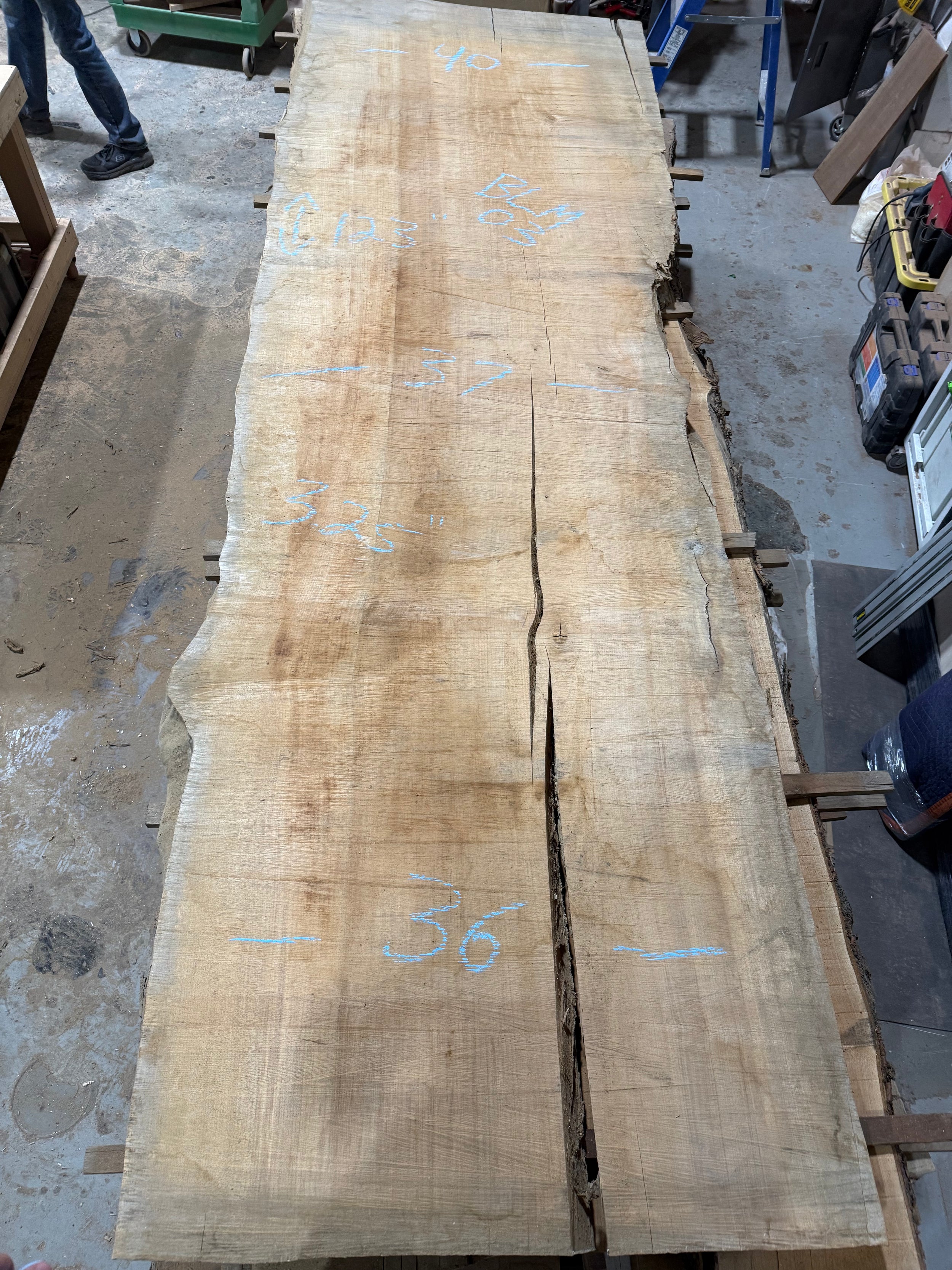 Big Leaf Maple Live Edge BLM04